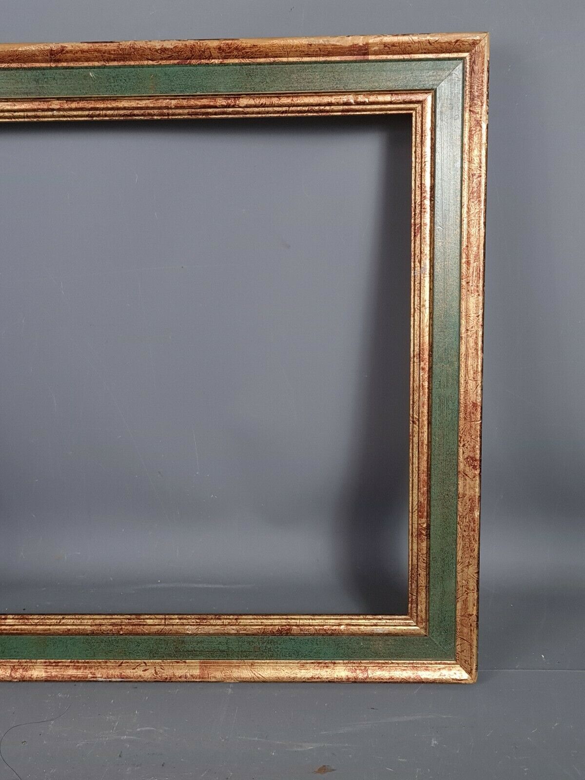 Italian frame patinated gilded wood 36x29,5 foliage 30x24 cm SB