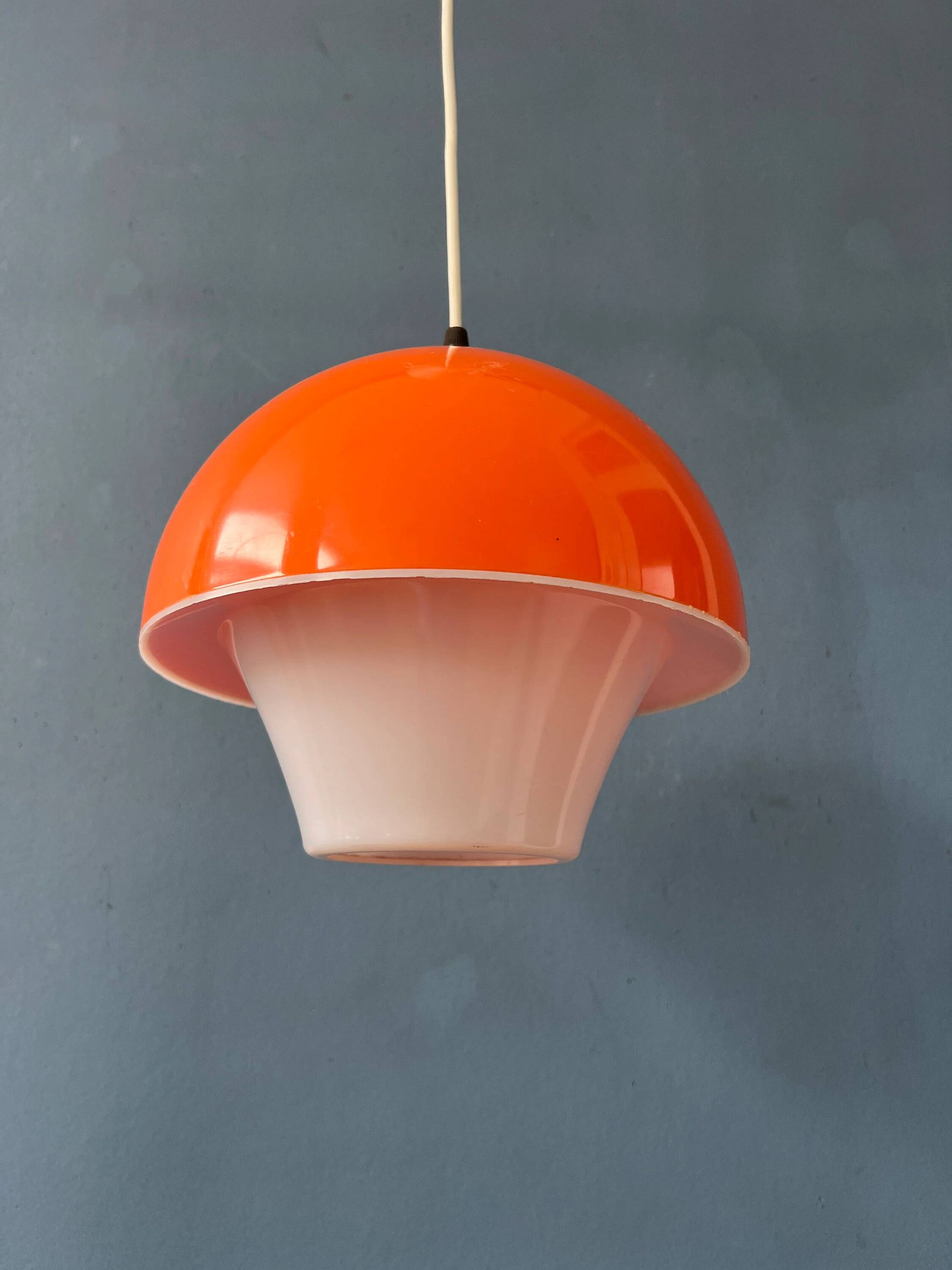 Suspension Space Age in orange and white acrylic glass