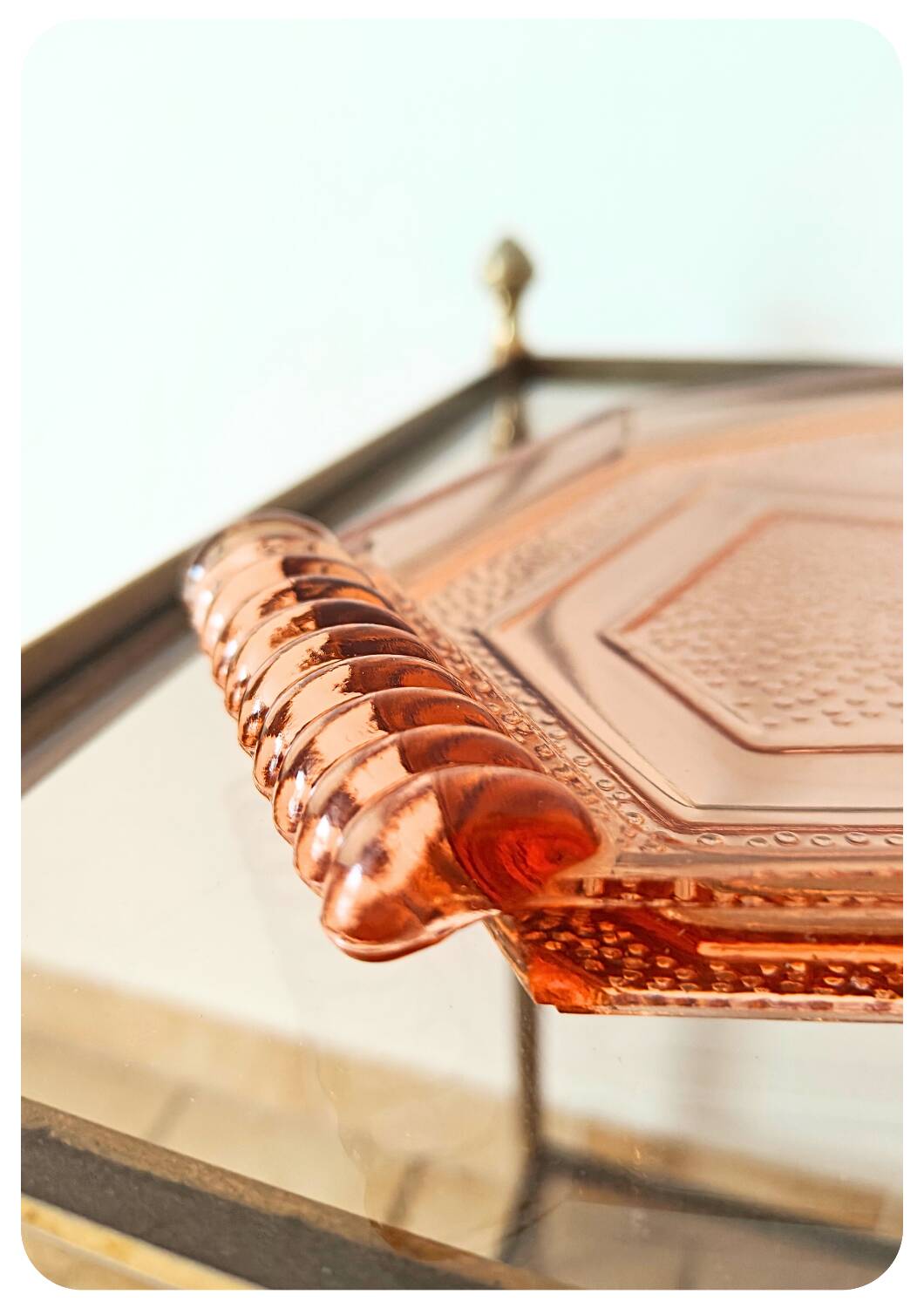 Plateau en verre rose Art Déco