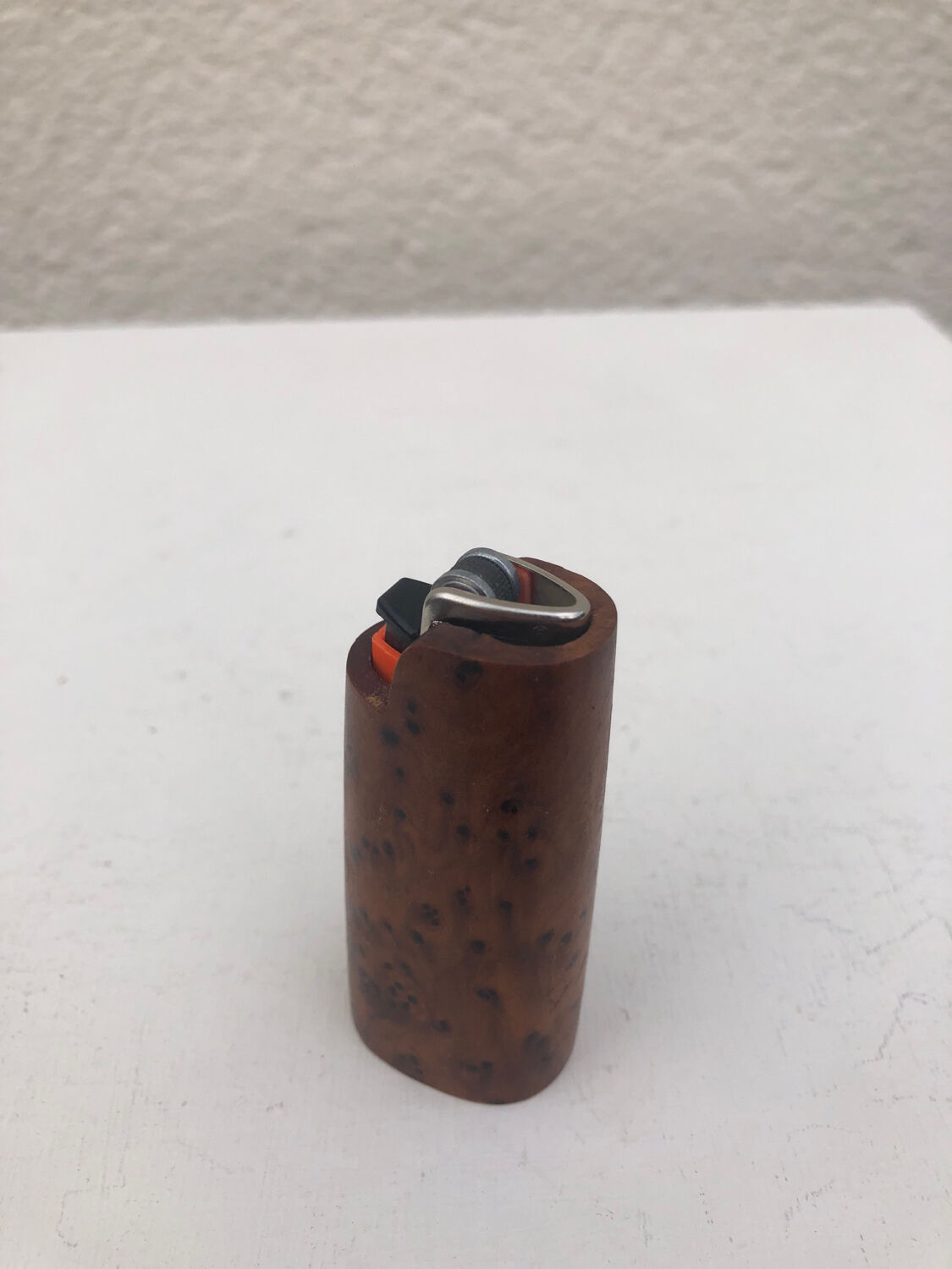 Thuya wood lighter holder