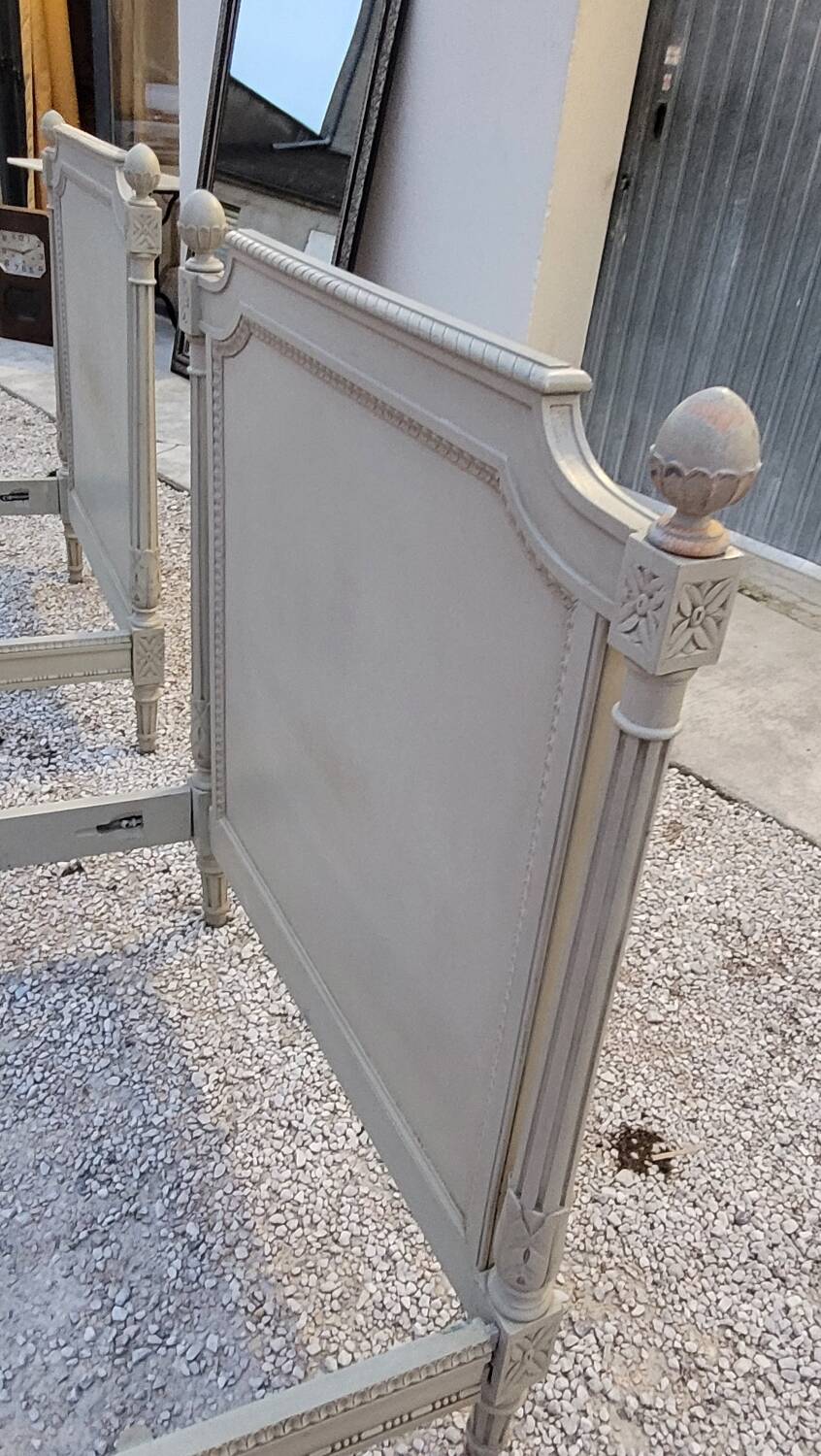 Pair of antique Louis XVI style beds with patina - 1900s