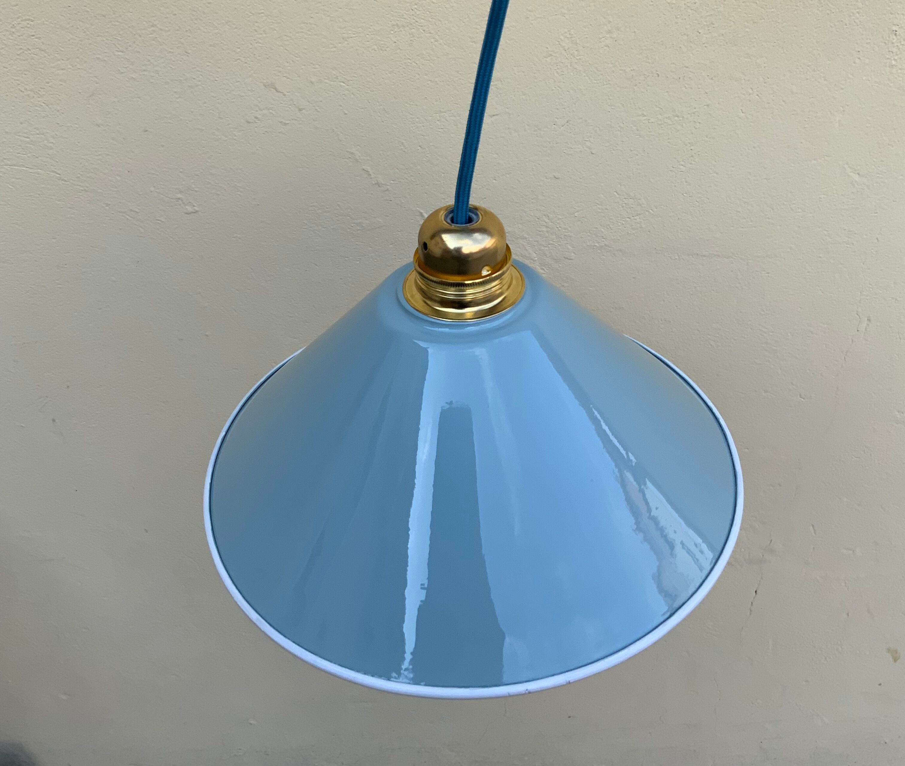 Baladeuse vintage à suspendre abat jour métal conique blanc et gris électricité neuve luminaire