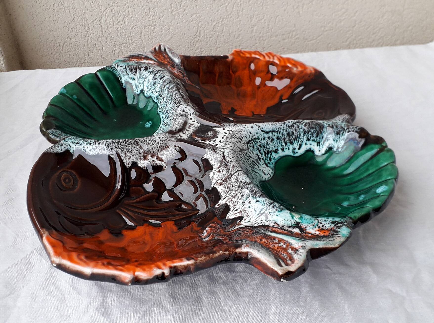 Ceramic serving dish