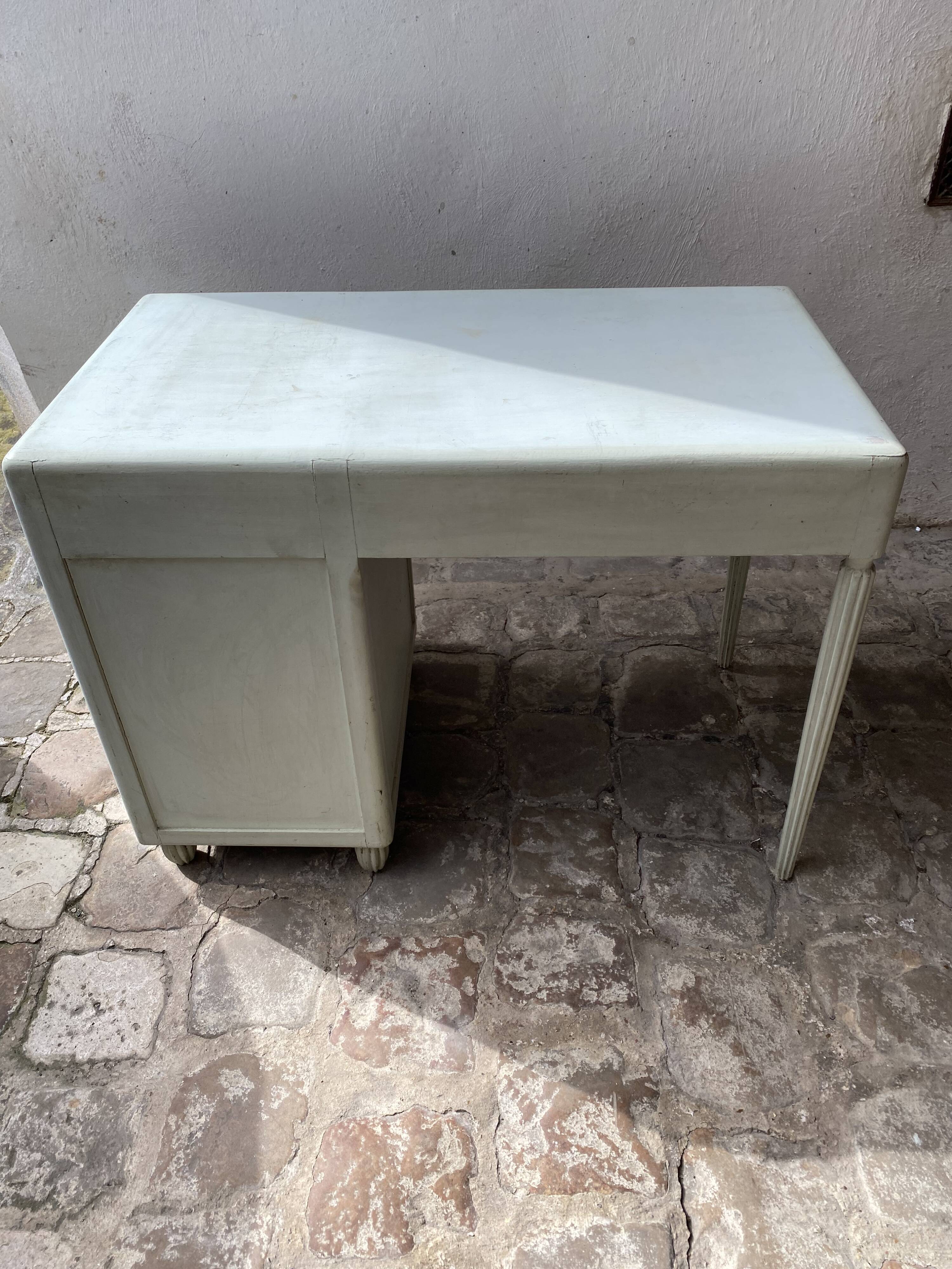 Bureau 1940 bois laqué vert amande