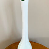Vase blanc et vert à col long, verre coloré soufflé à la main, vase à fleurs simples