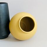 Vintage ball vase in matt ceramic H14cm