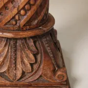 Carved oak column with twisted shaft, beads and acanthus – 19th c.