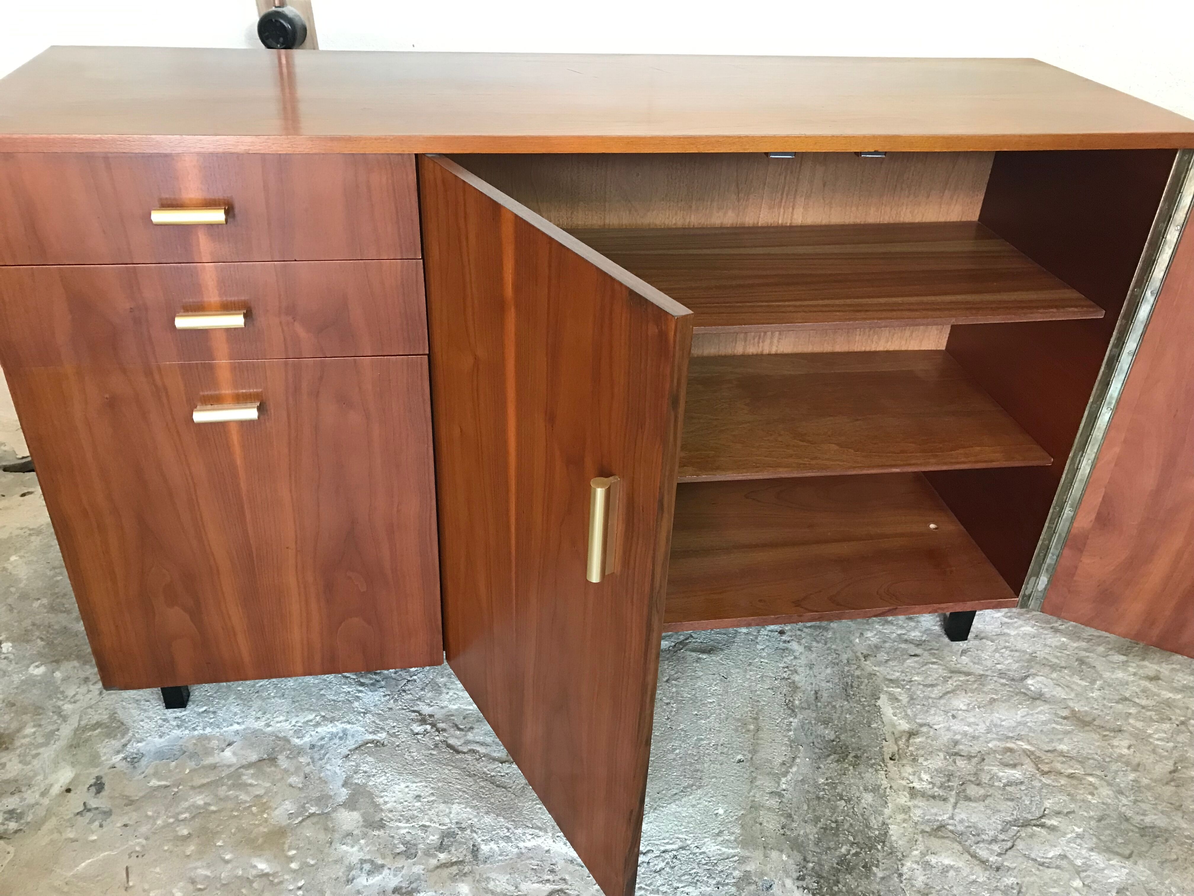 Vintage enfilade 1960-1980's blond walnut veneer handles brass