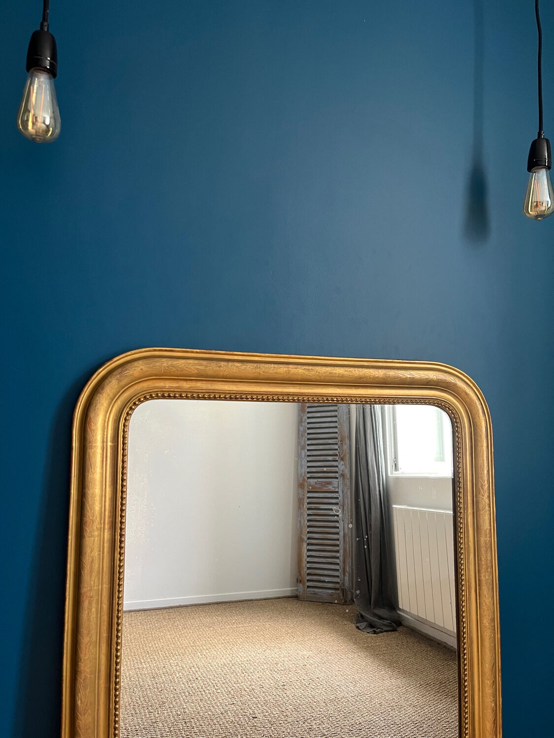 Antique mirror Louis-Philippe gilded with gold leaf 116,5cm/86cm