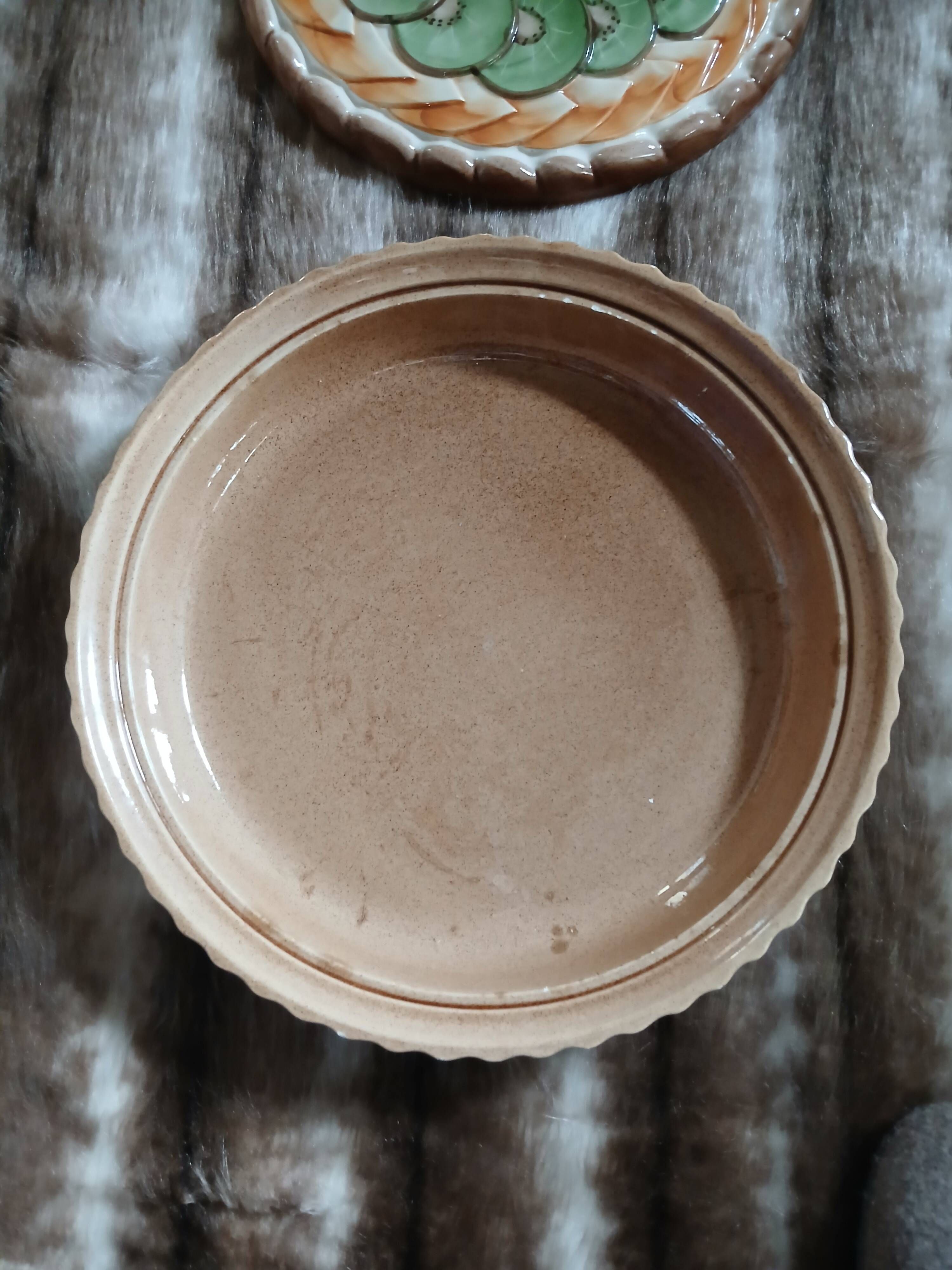 Plat à tarte ancien en barbotine