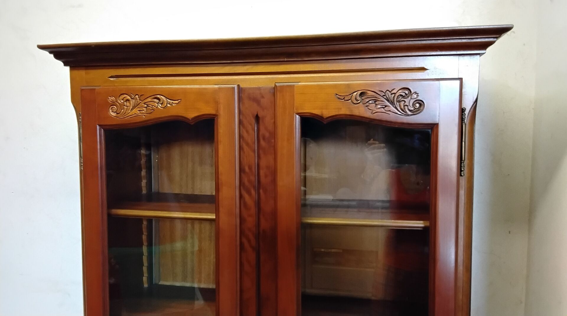 Bibliothèque/ vitrine style classique
