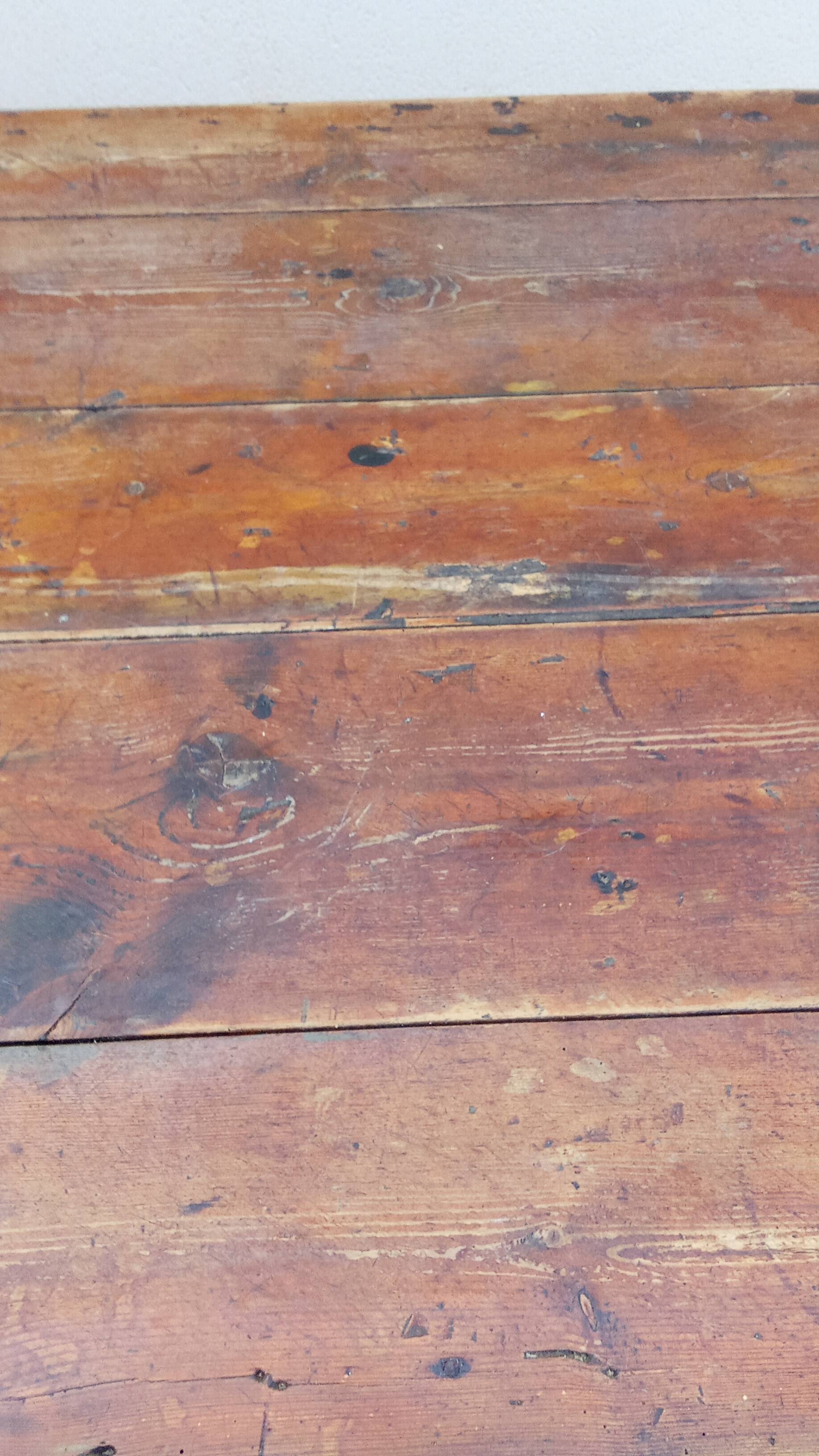 Old oval farm table 2m42