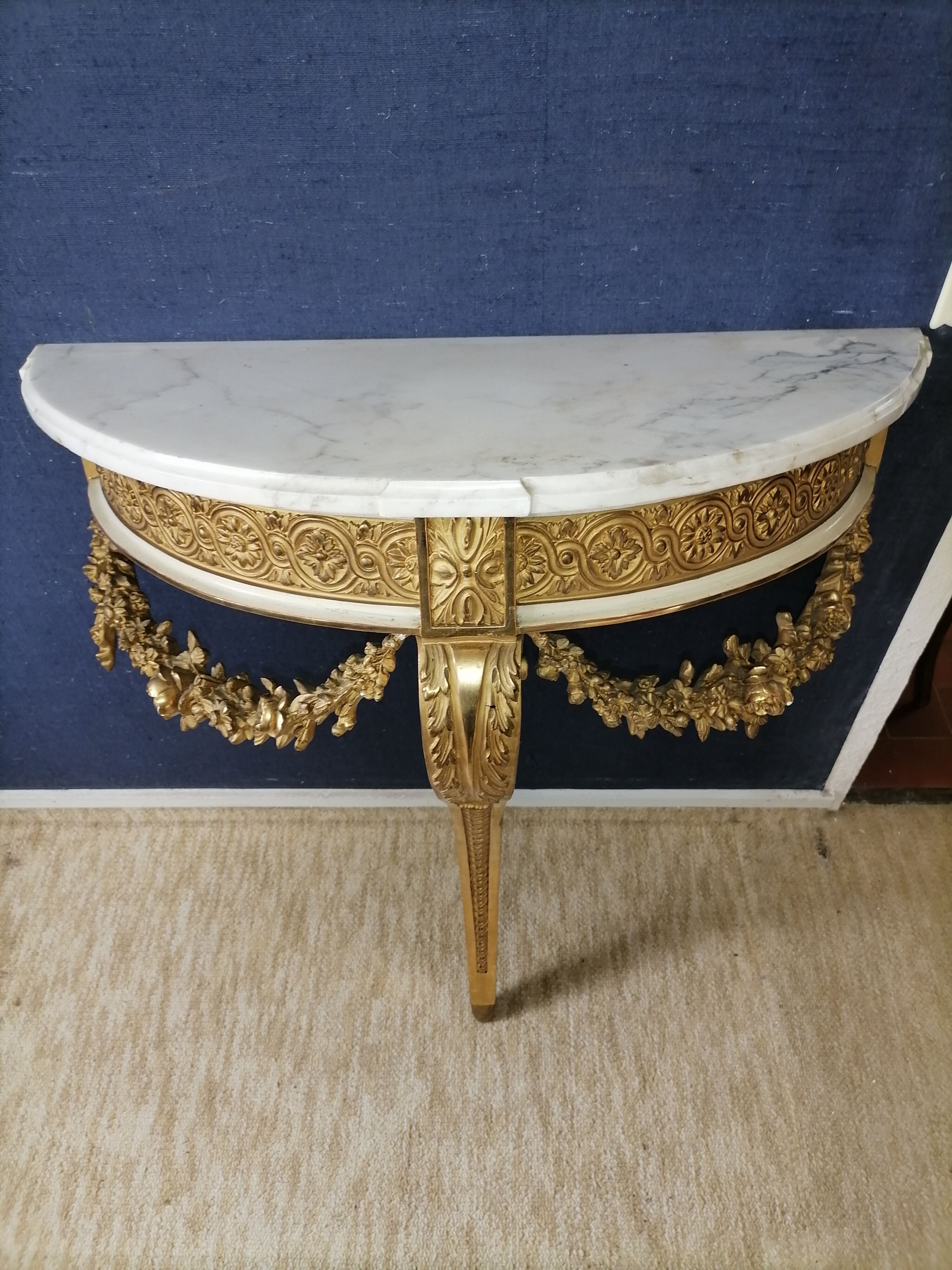 Console bois doré en applique
