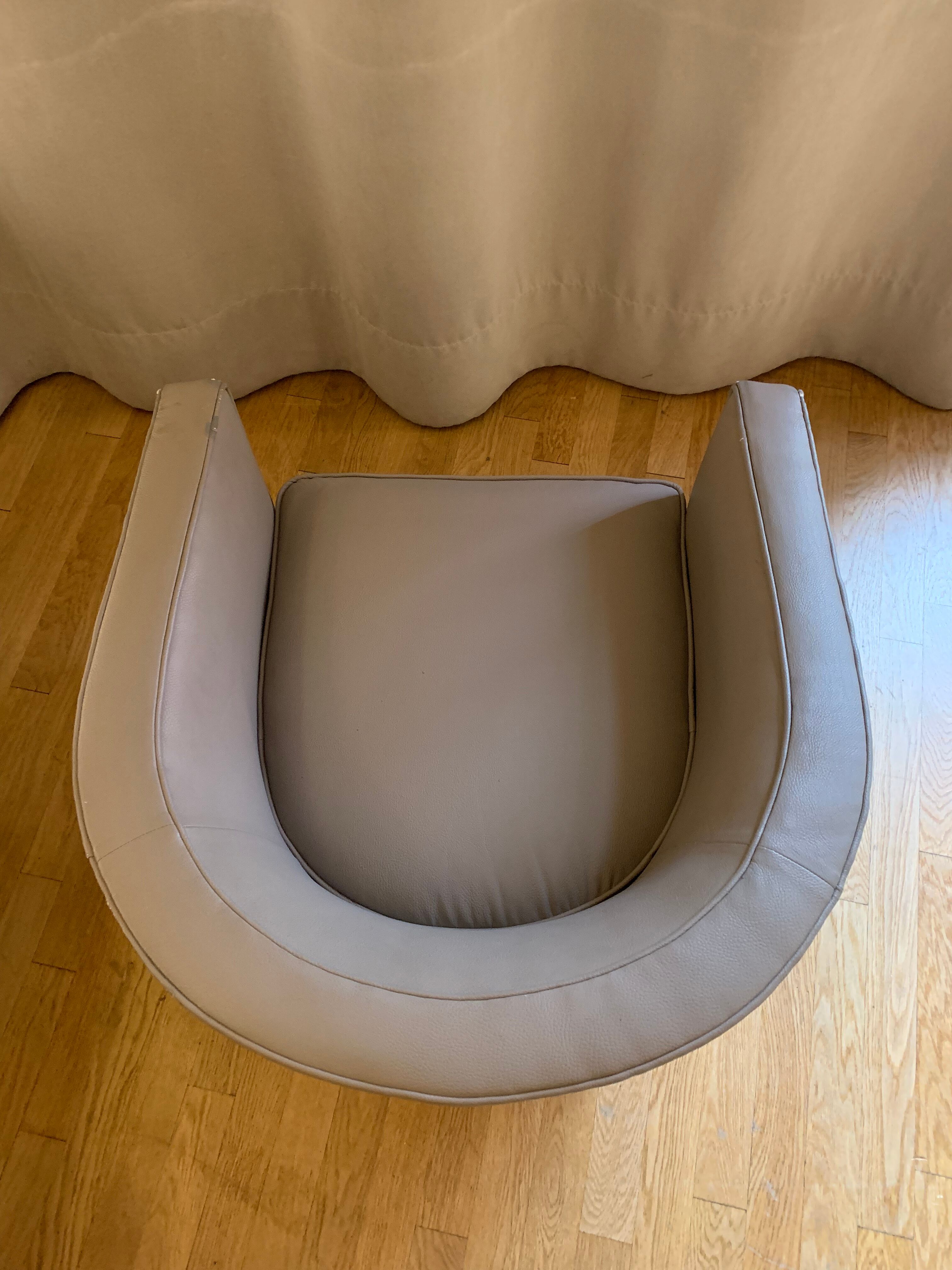 Fauteuil modèle Normandie Philippe Hurel taupe