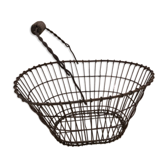 Former basket of metal and wood handle