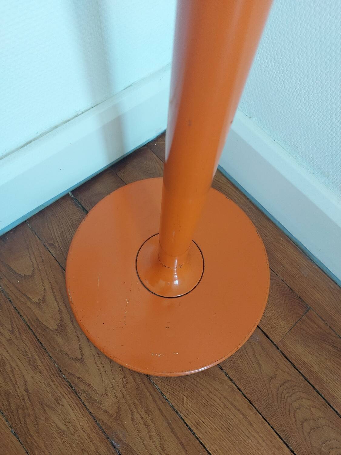 Parrot coat rack fase