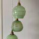 Suspension triple globes vintage art déco en verre vert et doré