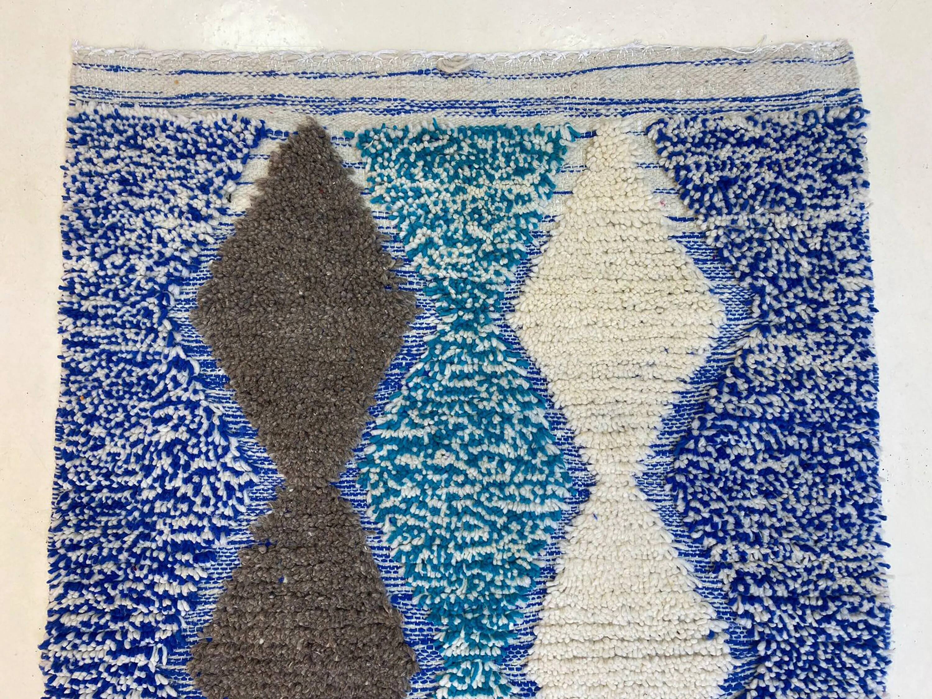 Handmade traditional carpet 250cm x 150cm Moroccan