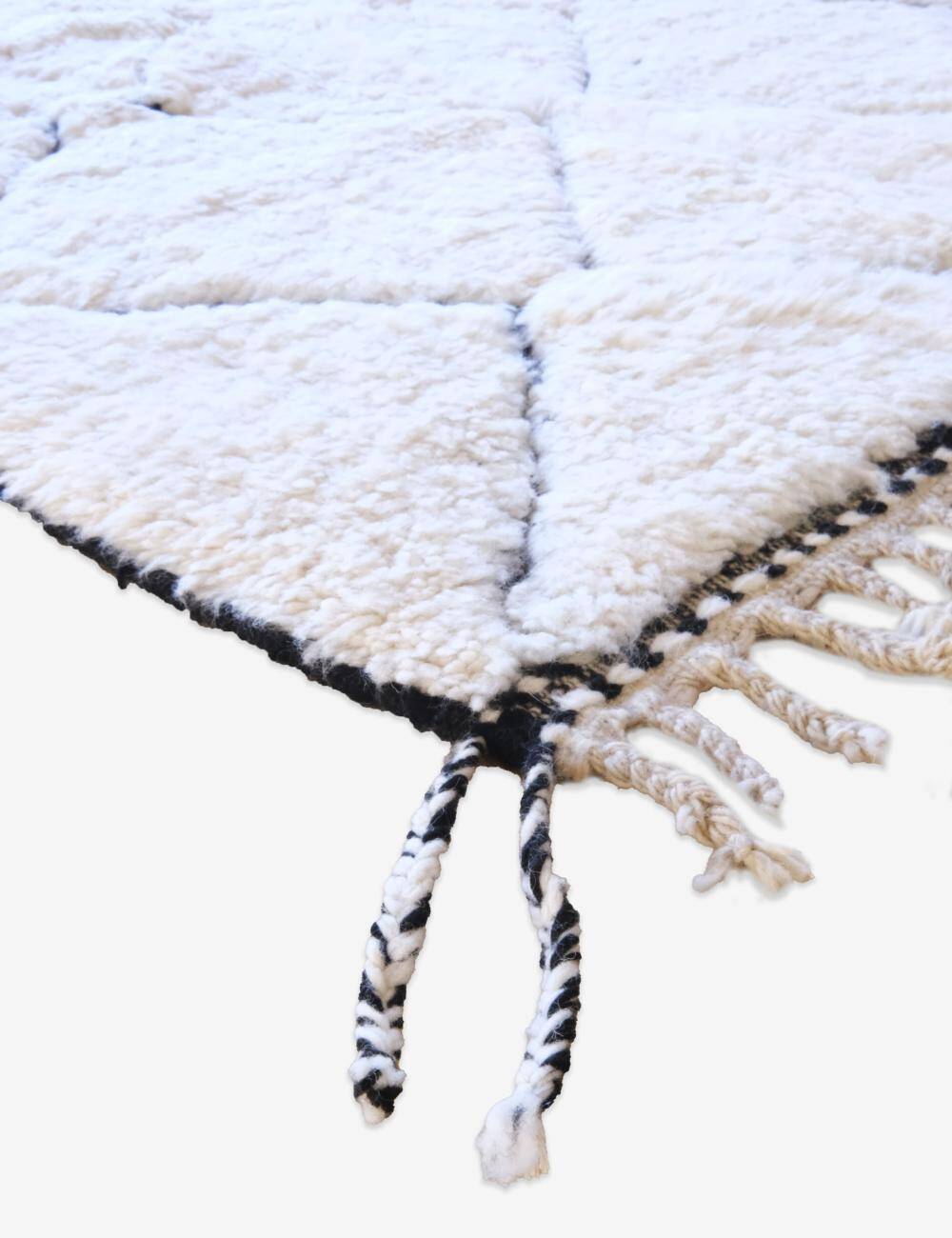 White Beni Ourain Rug - 208 x 137 cm