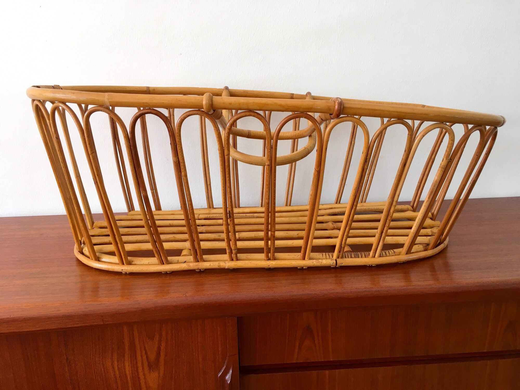 Vintage wicker bassinet  50