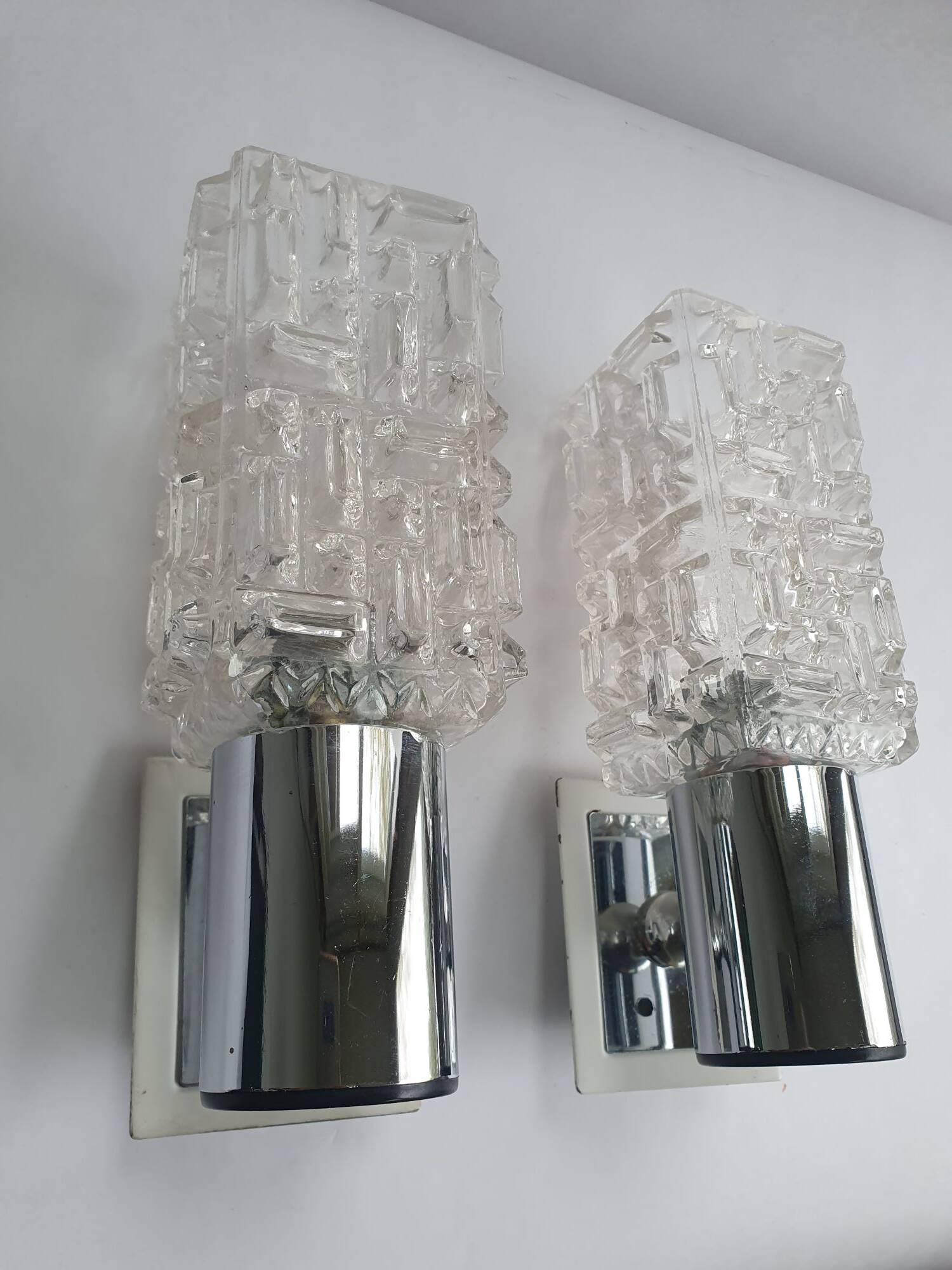 Pair of vintage chrome wall lights with square globes, Italian Targetti, 1970