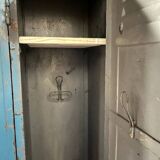 4-door industrial locker room