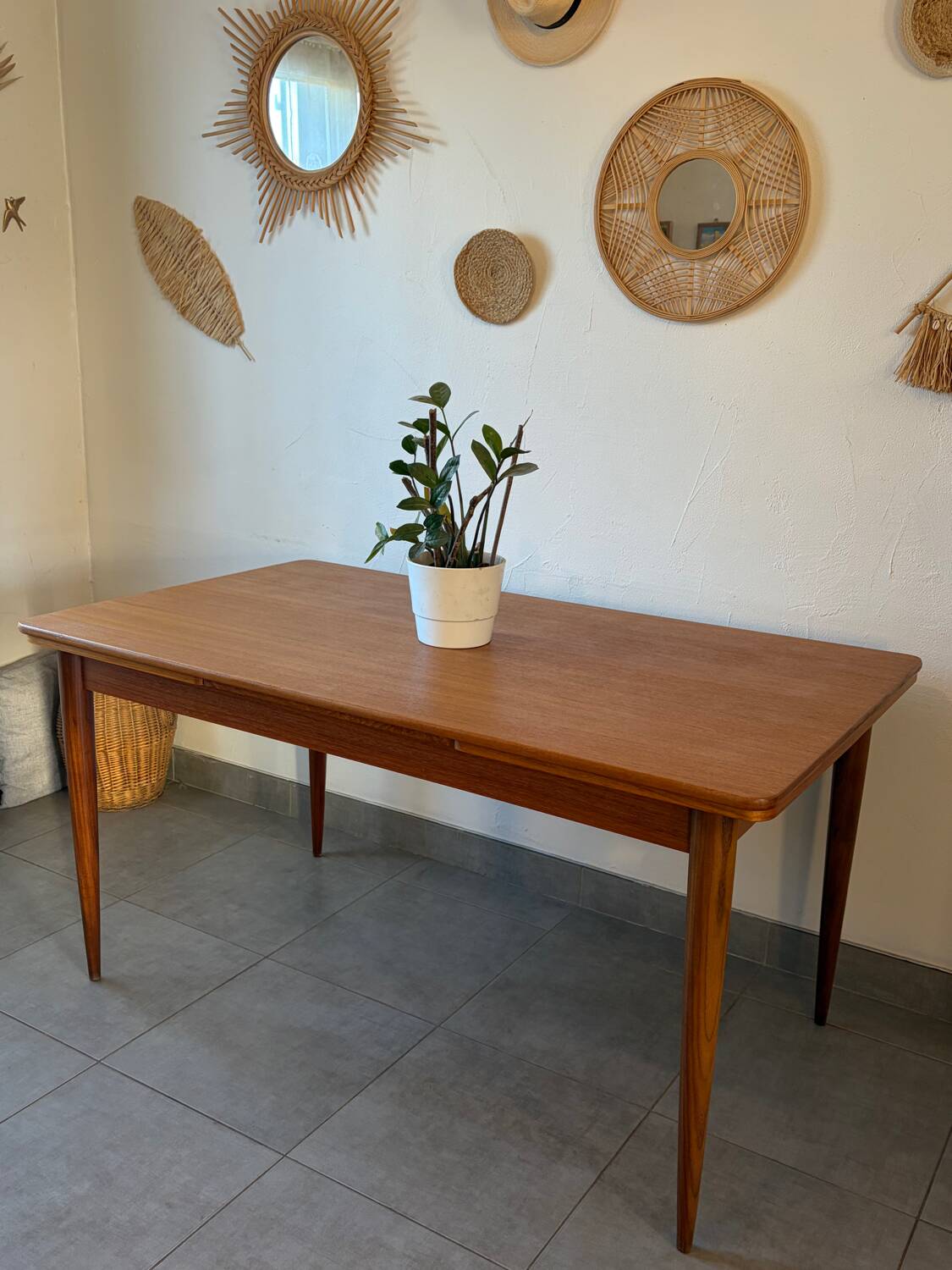 Danish table from the 1960s (very large when extended)
