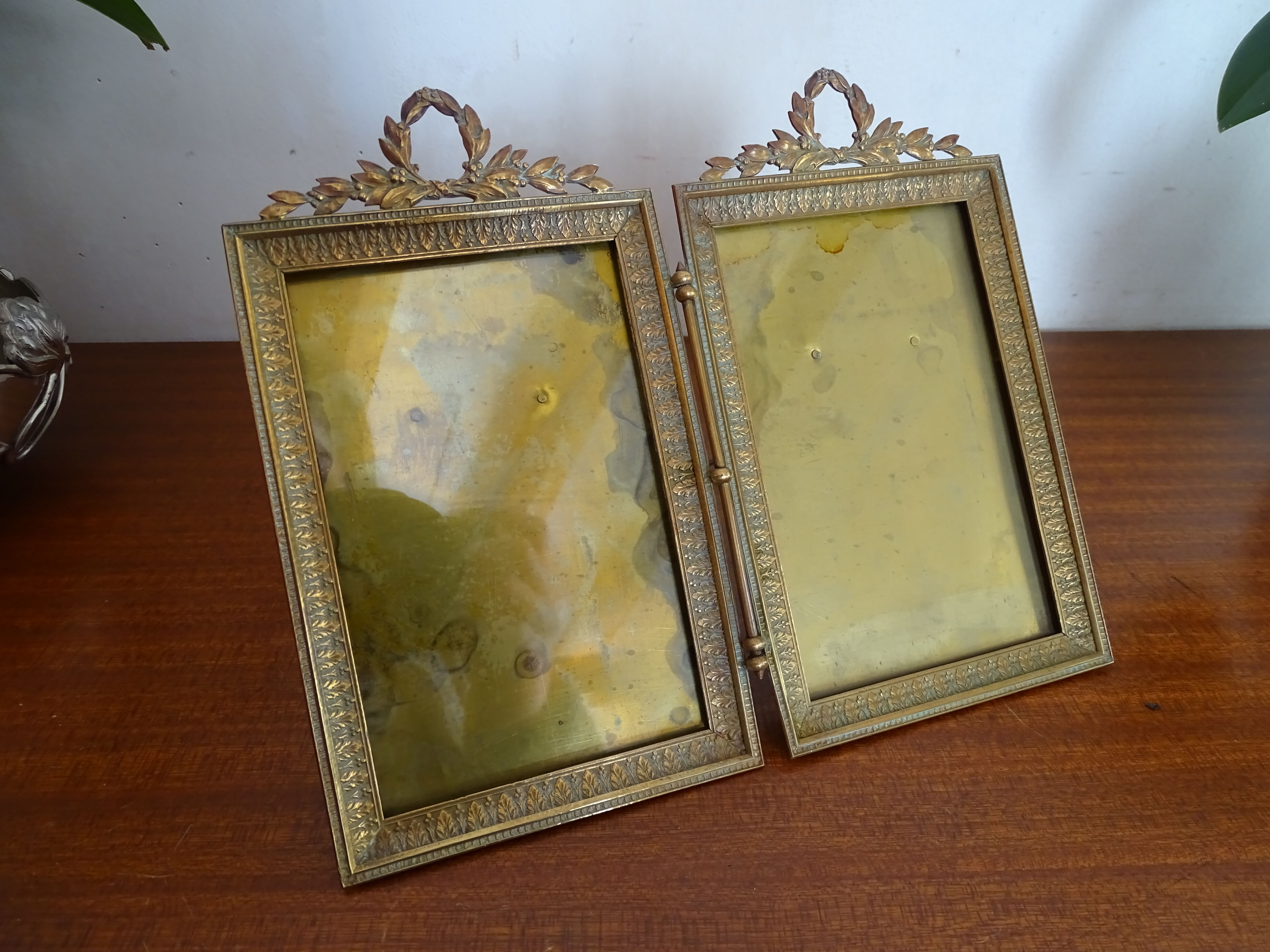 Double cadre photo diptyque bronze doré et laiton style Louis XVI - XIXème