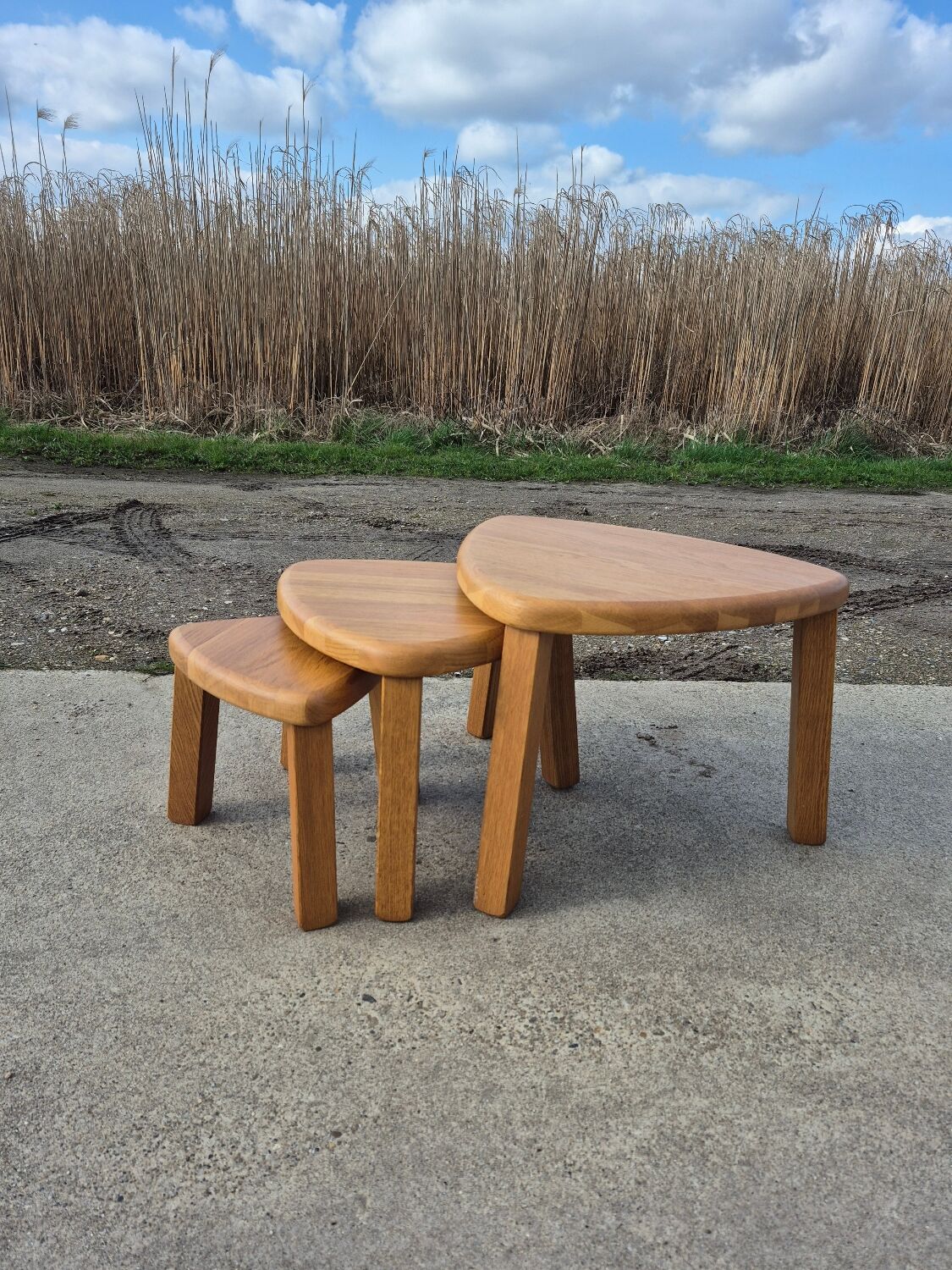 Vintage triangular oak side nesting tables (3)