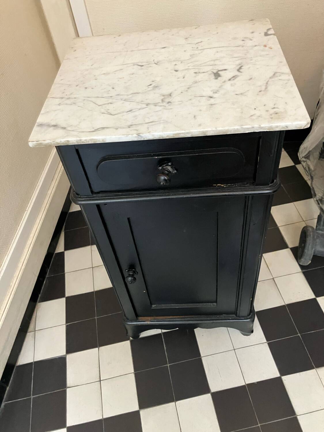 Commode plateau en marbre