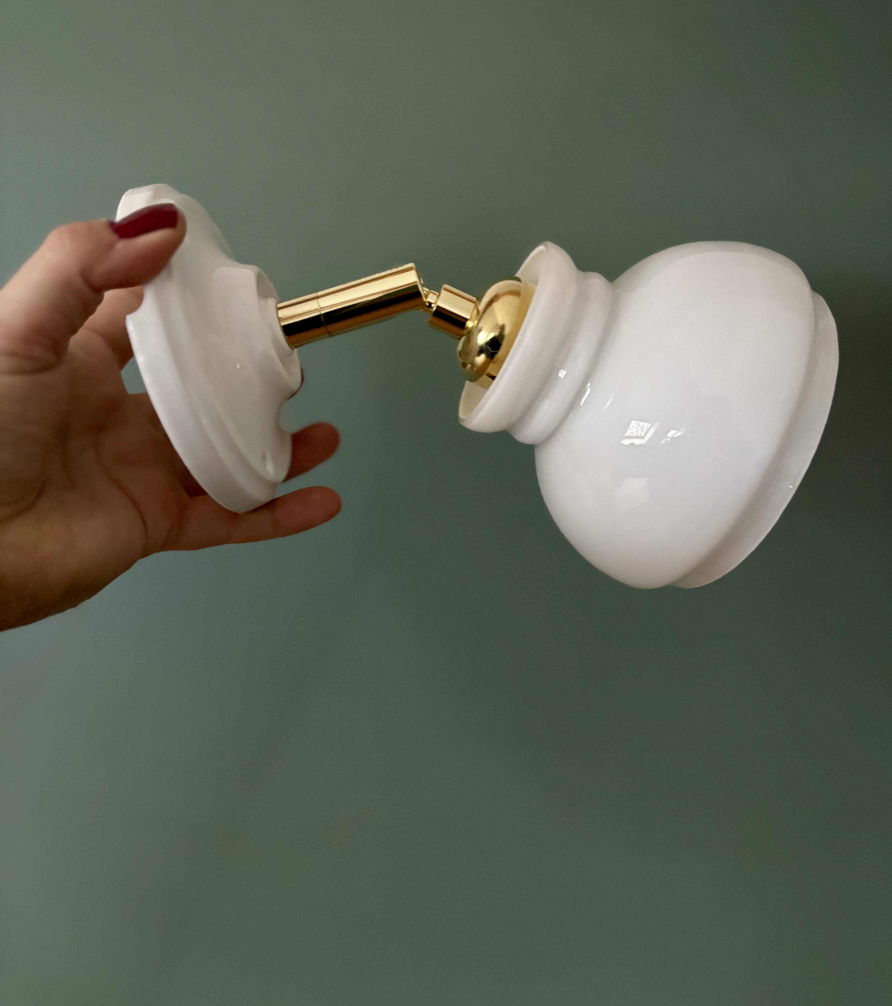 Vintage lampshade in white opaline.