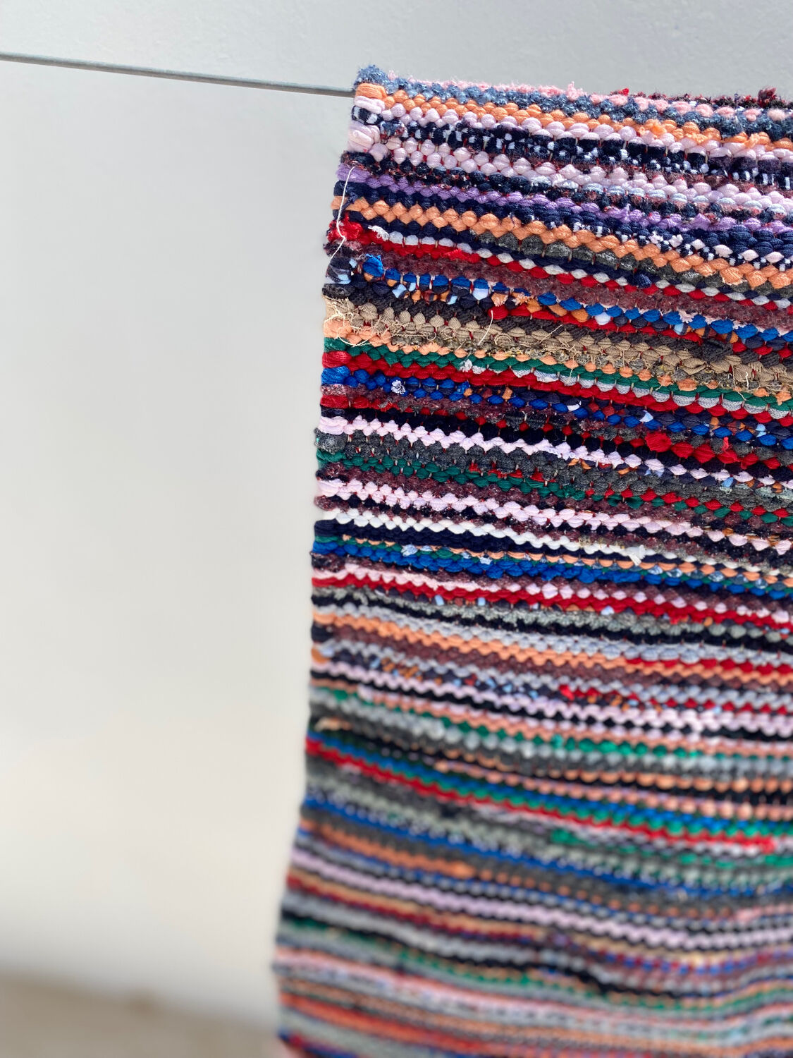 Tapis kilim fines rayures rosé