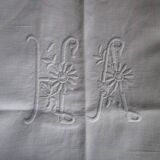 Old cotton curtain: 300x220cm with embroidered/monogrammed return.