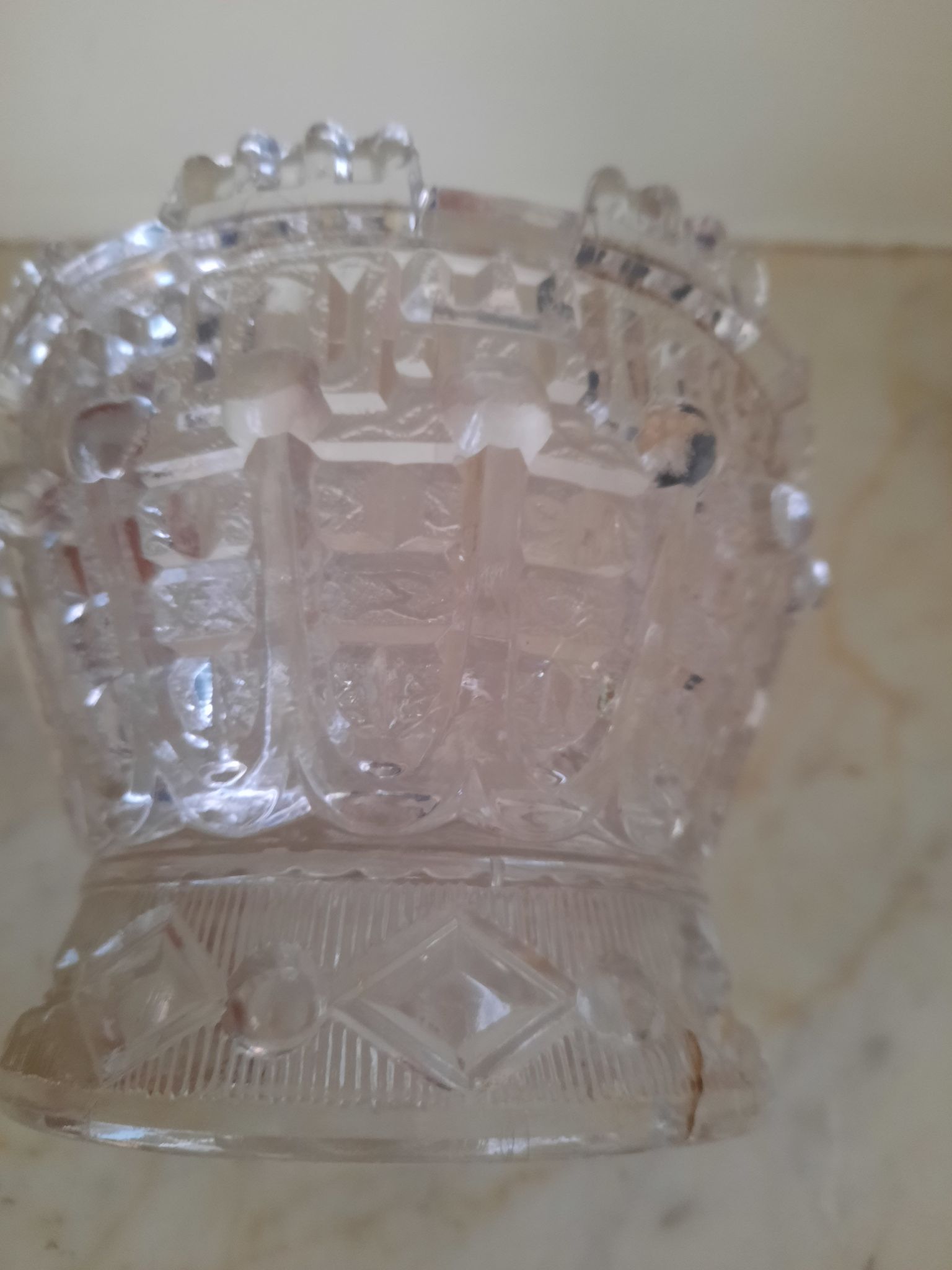 Cut glass cut