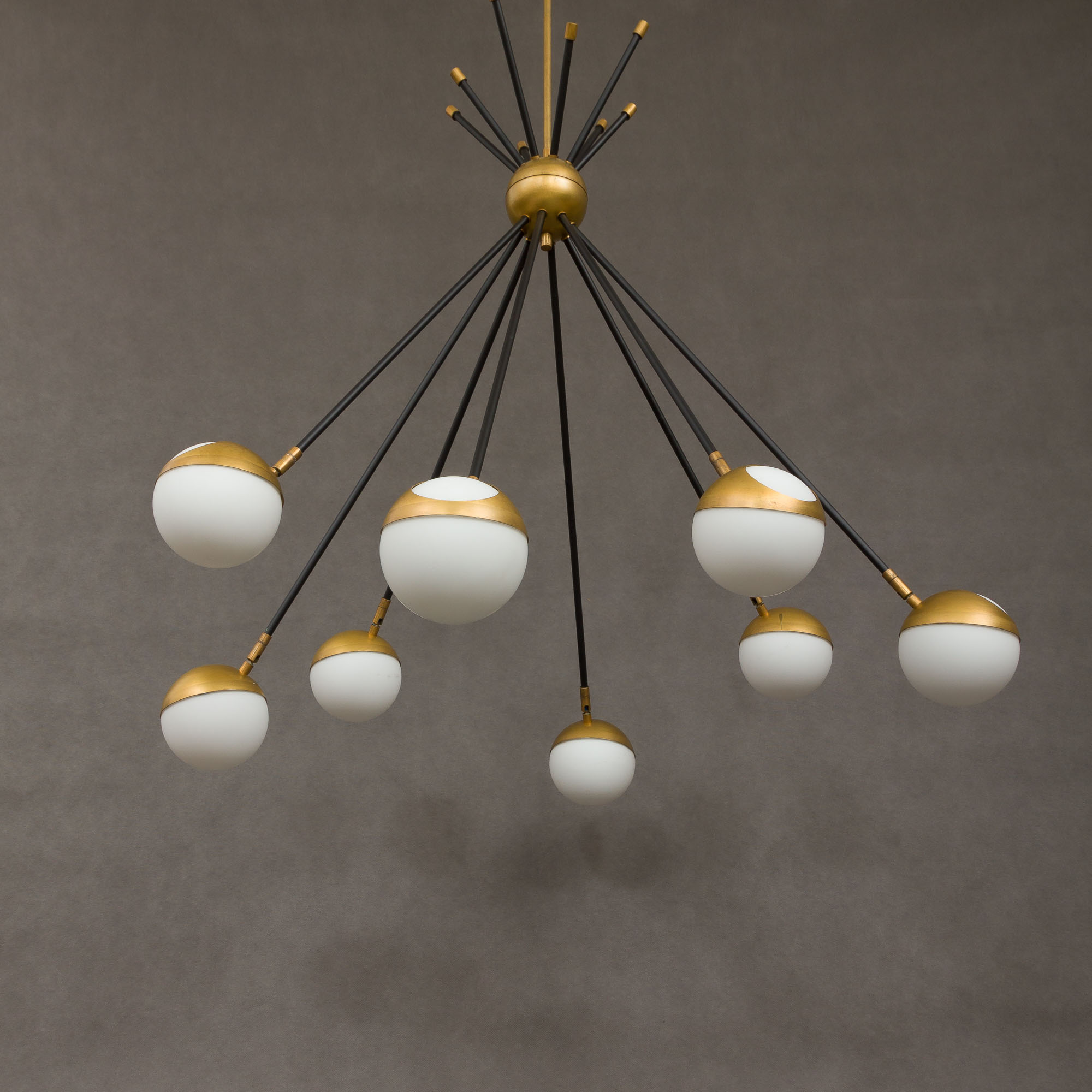 Italian brass chandelier with 8 light points