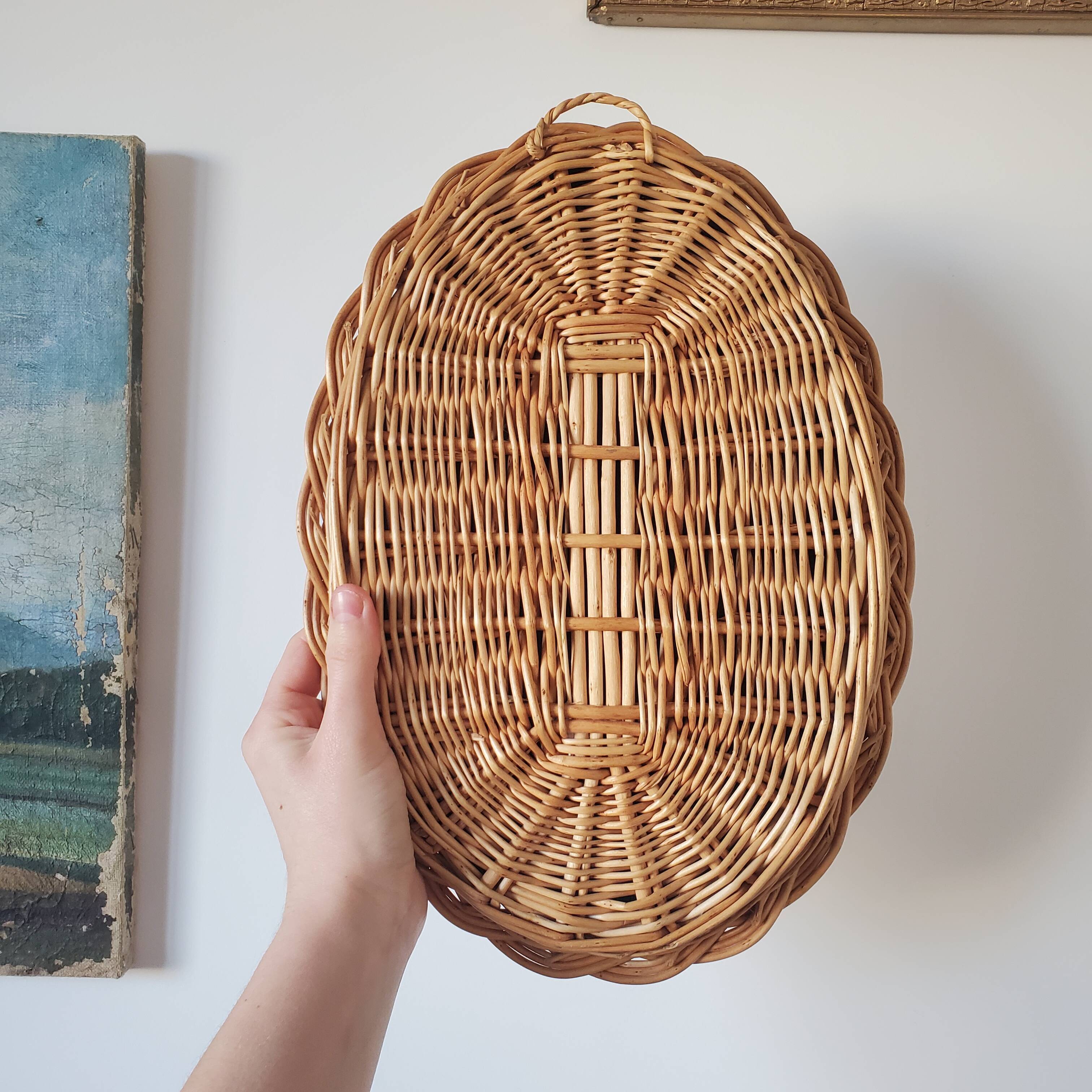 Oval mirror in braided wicker