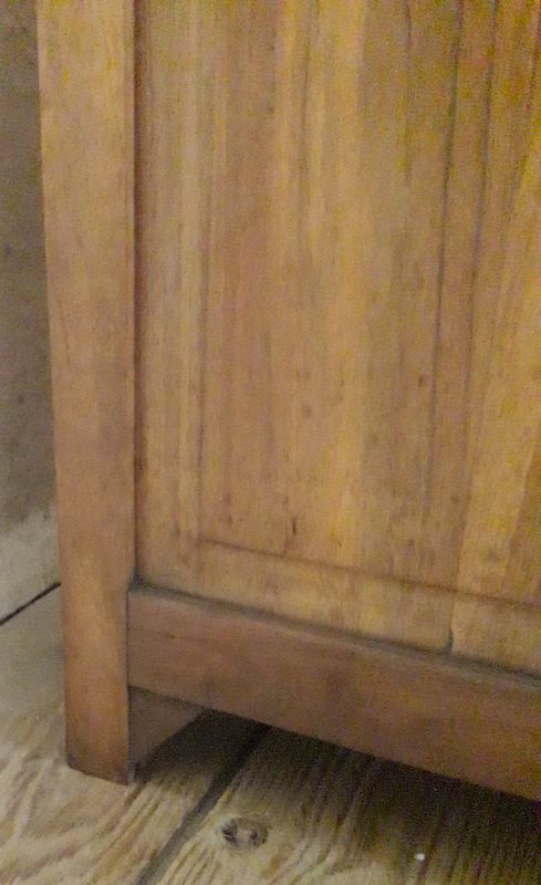 Minister's desk in walnut with drawers