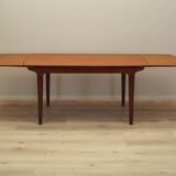 Table en teck, design danois, années 1960, production : Danemark