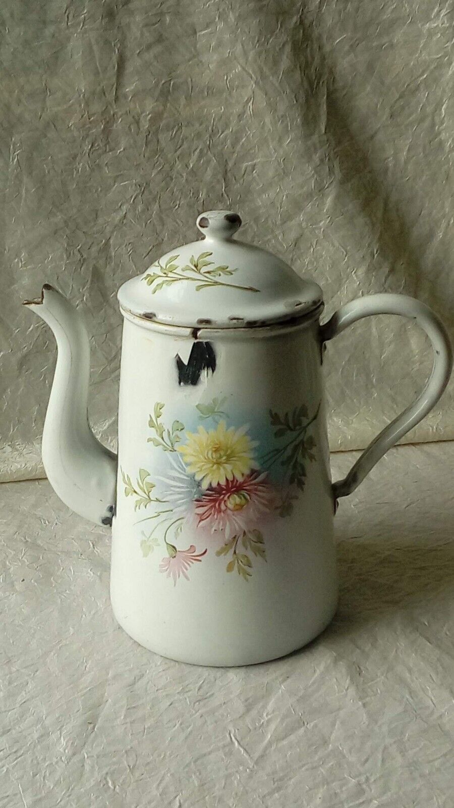 Cafetiere emaillee estampille decor floral dalhia