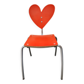 Chaises enfant design "Cœur" Agatha Ruiz de la Prada pour AMAT