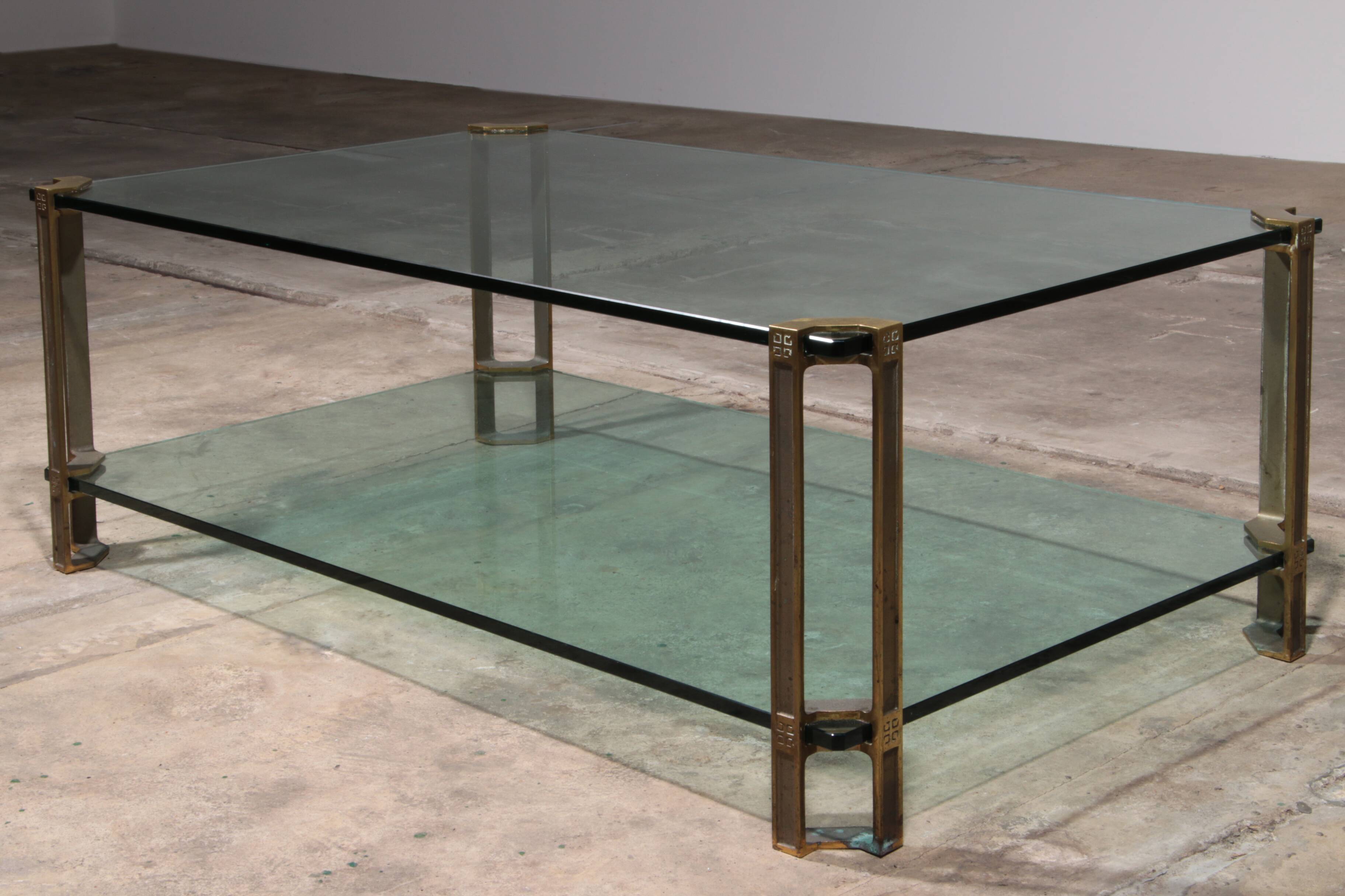 Table basse vintage en verre par Peter Ghyczy, modèle T24