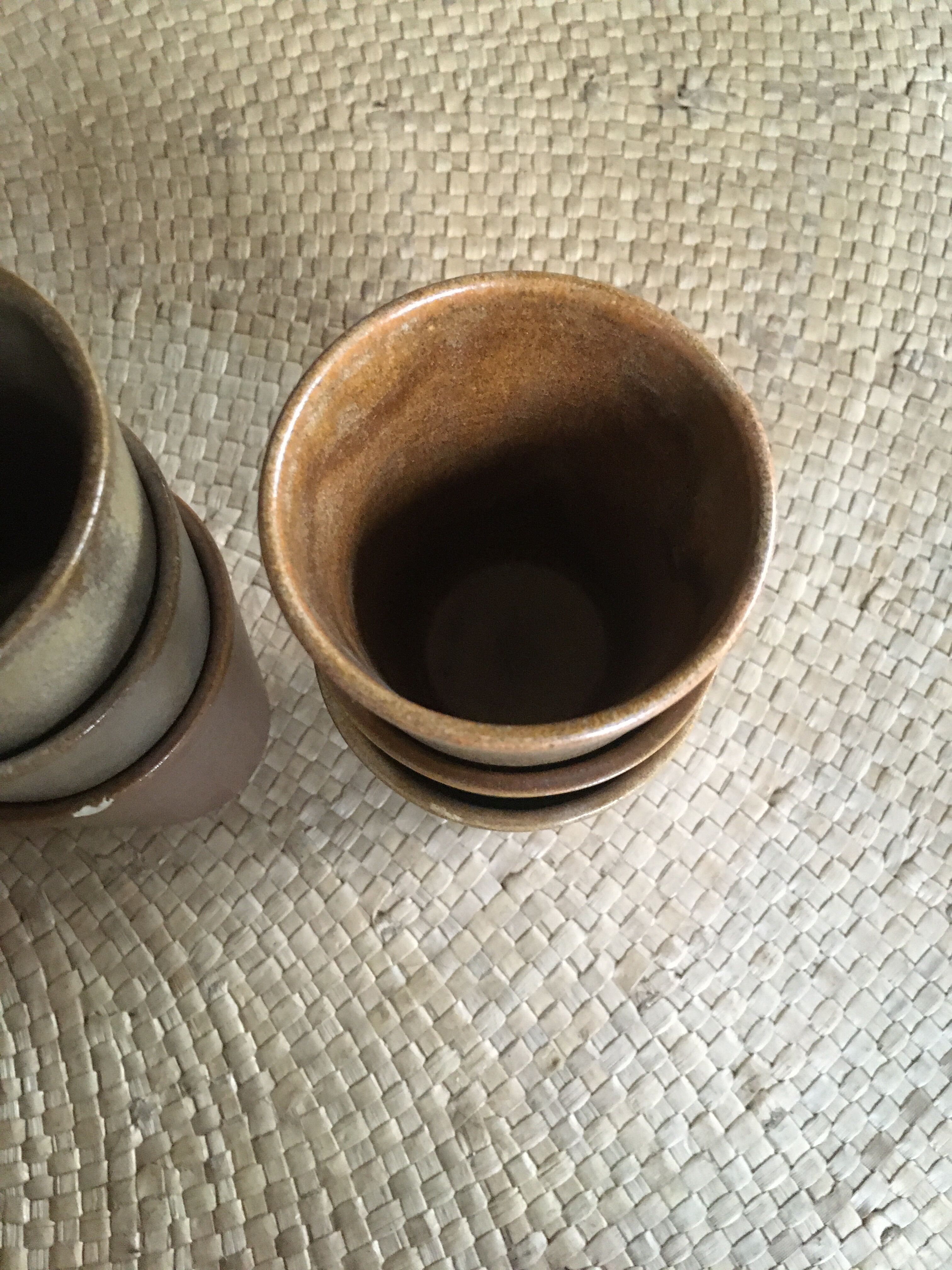 Series of 6 cups of sandstone