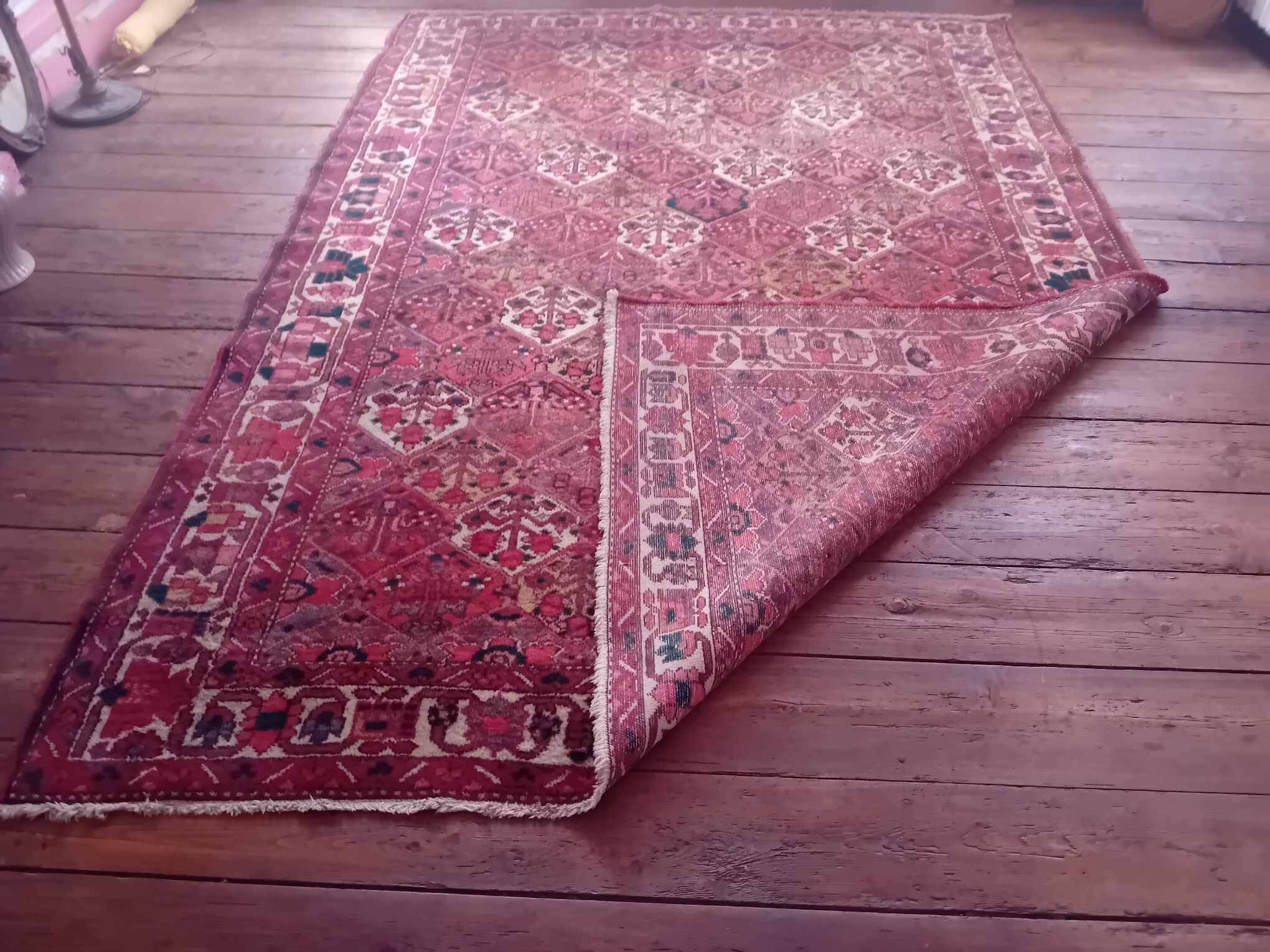Handmade Persian Bachtiar Rug 295x204cm