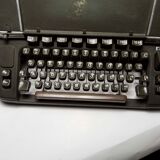 Hermes ambassador typewriter, 1952