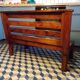 Banquette 1950 en pin à lattes