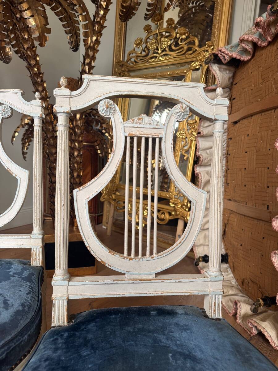 Set of 6 lyre chairs from the Napoleonic III period in painted wood in the Louis XVI style.