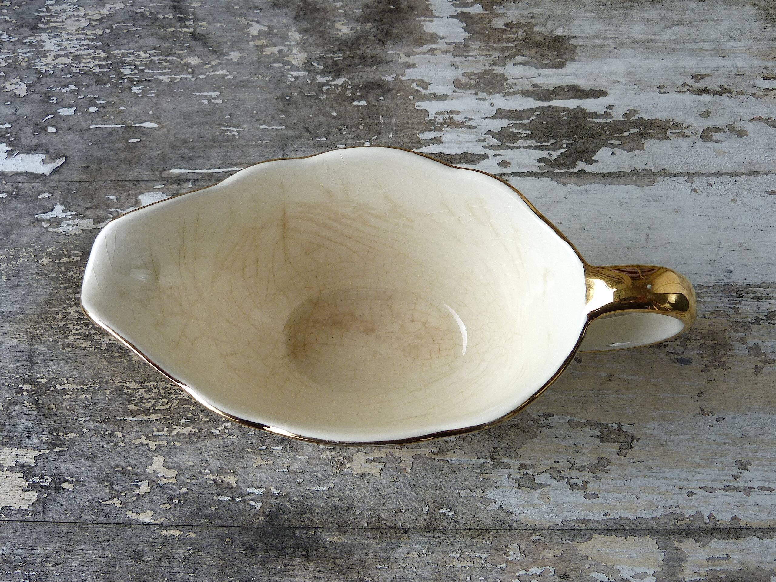 Villeroy & Boch Mettlach ivory and gold sauce boat