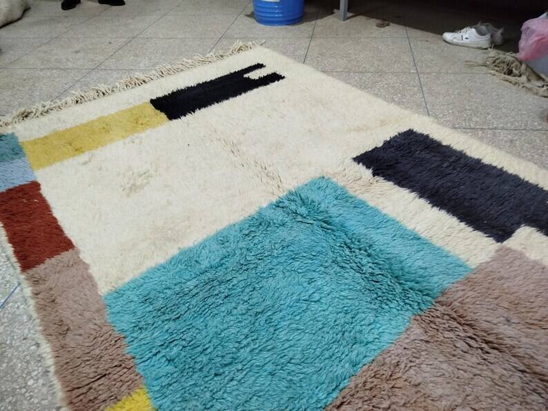 Handmade Moroccan rug 250cm x 150cm