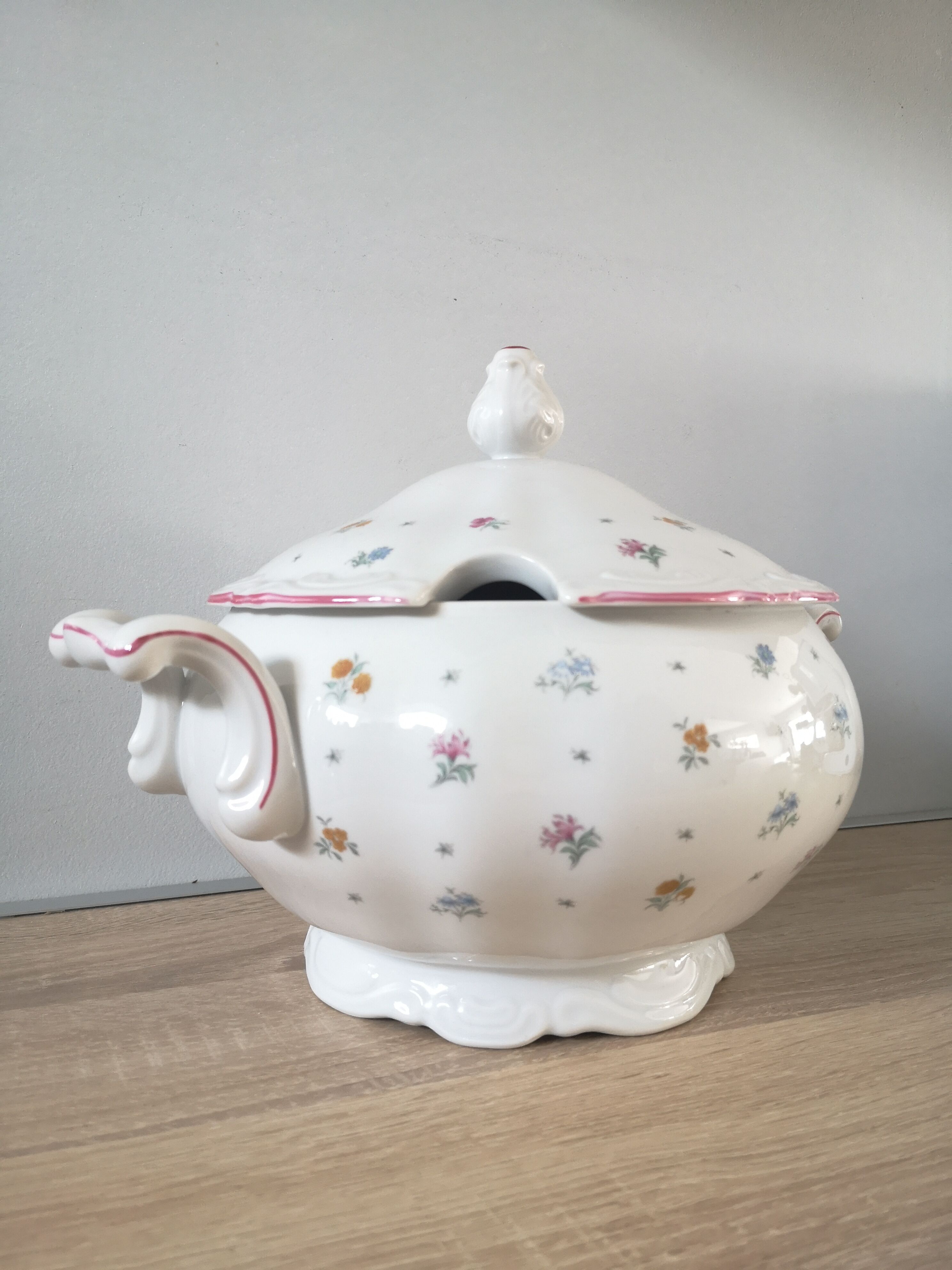 Bavarian porcelain tureen
