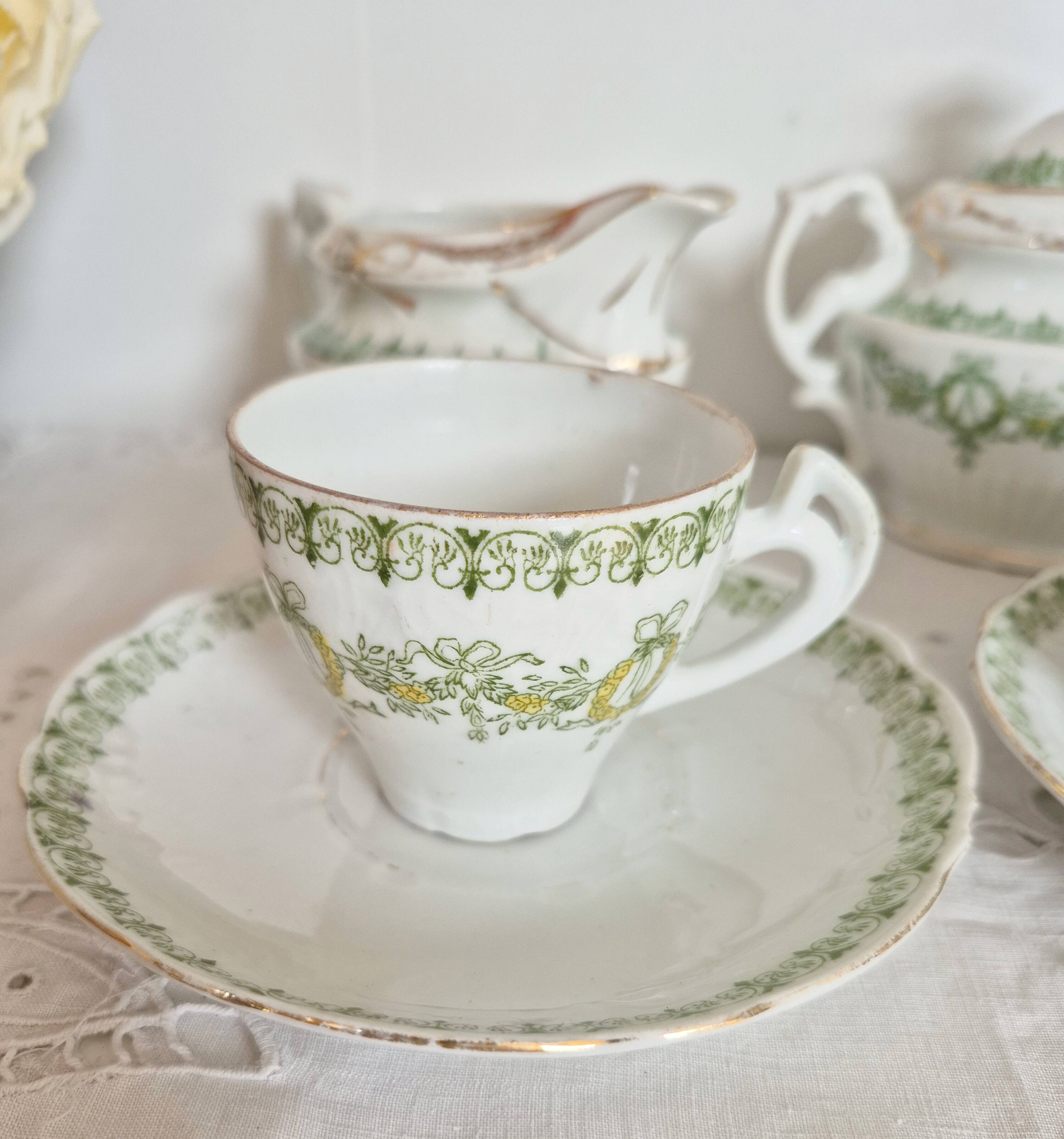 Fine porcelain coffee service, green and gold (ref 5)